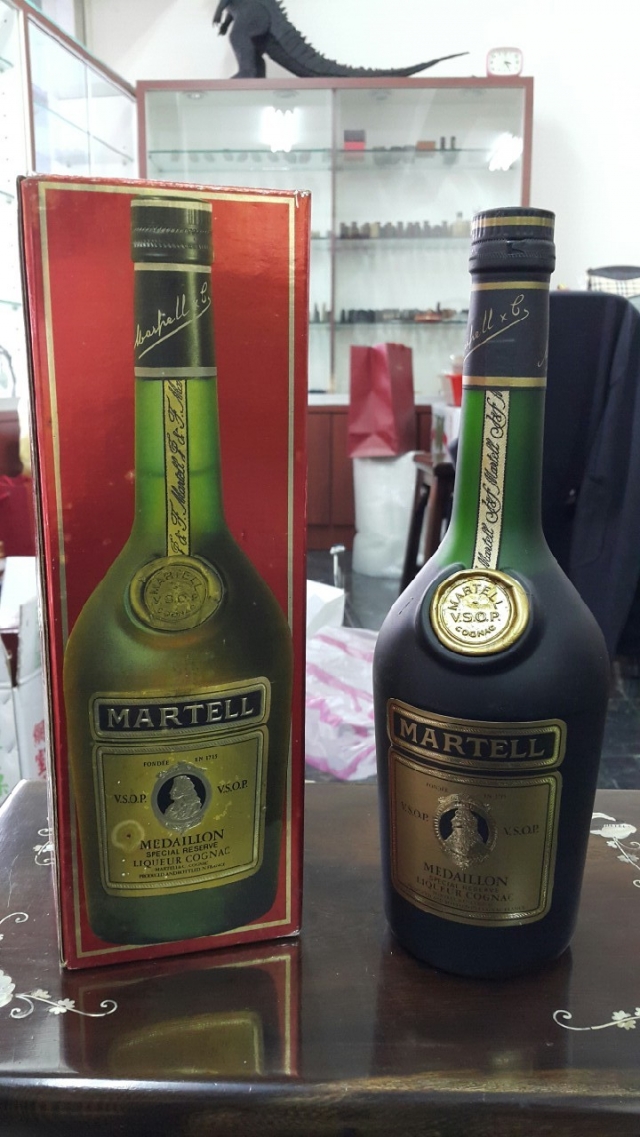 高雄收購老酒 高雄收購VSOP  MARTELL 藍帶 台南收購老酒 屏東收購老酒高雄老酒收購, 台南老酒收購, 屏東老酒收購老酒收購